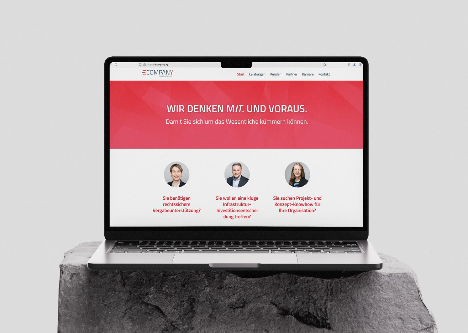 Laptop mit Webseite www.ecompany.ag